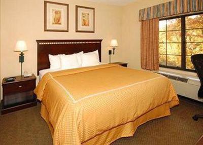 фото отеля Comfort Suites Cary