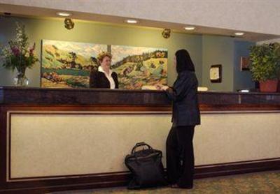 фото отеля Coast Canadian Inn
