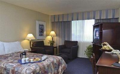 фото отеля Coast Canadian Inn