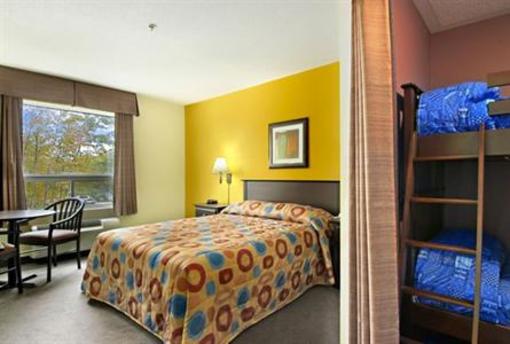 фото отеля Super 8 Motel Midland (Canada)