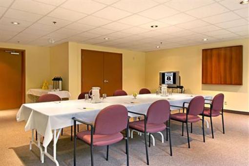 фото отеля Super 8 Motel Midland (Canada)