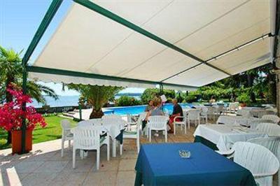 фото отеля Hotel Villa Capri Gardone Riviera