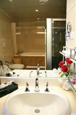 фото отеля Gurong Hotel