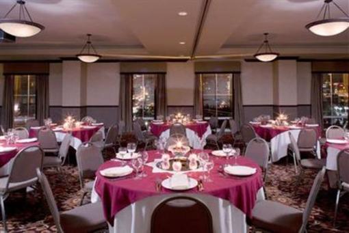 фото отеля Four Points by Sheraton Knoxville Cumberland House