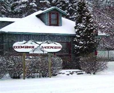 фото отеля Kicking Horse Hostel