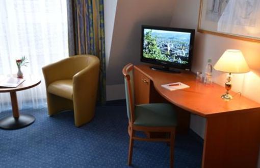 фото отеля Hotel am Weissen Turm Bad Neuenahr-Ahrweiler
