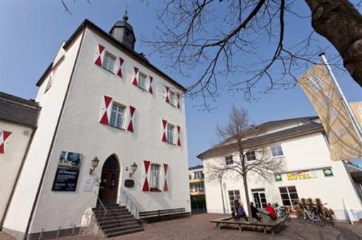 фото отеля Hotel am Weissen Turm Bad Neuenahr-Ahrweiler