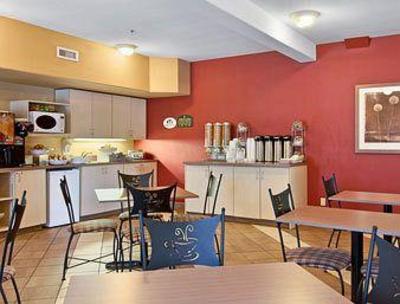 фото отеля Super 8 Moncton - Dieppe