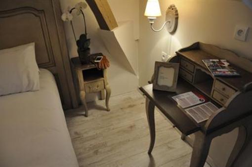фото отеля Inter-Hotel Des Poemes De Chartres