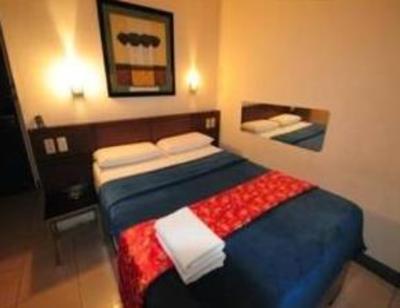 фото отеля Mariposa Budget Hotel