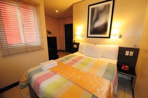 фото отеля Mariposa Budget Hotel