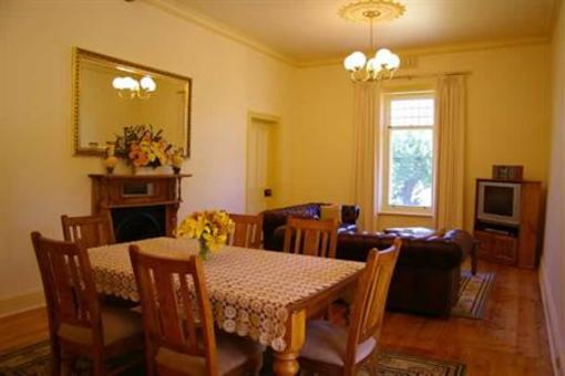 фото отеля Dumas House