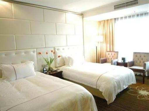 фото отеля Huaqiao Tianyi Hotel