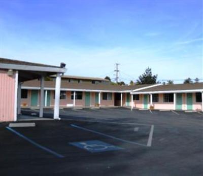 фото отеля National 9 Motel Santa Cruz Western Drive