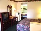 фото отеля Relax Inn Motel & Suites