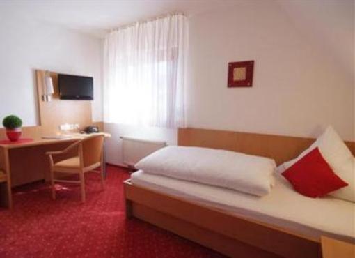 фото отеля Lowen Hotel & Restaurant Wendlingen