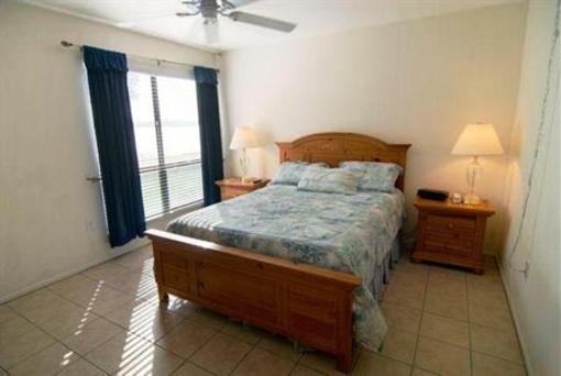 фото отеля Paradise Vacation Rentals Holmes Beach