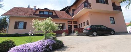 фото отеля Apartments and Rooms Stefanac