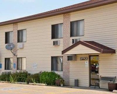 фото отеля Super 8 Motel Pipestone