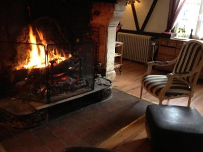 фото отеля Hostellerie du Lion d'Or Beaumont-le-Roger