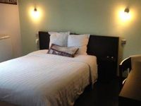 Hostellerie du Lion d'Or Beaumont-le-Roger