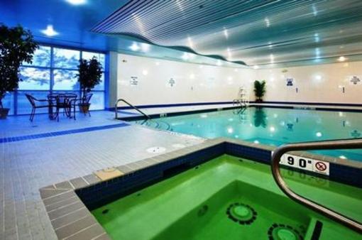 фото отеля Holiday Inn Express Hotel & Suites Toronto Mississauga