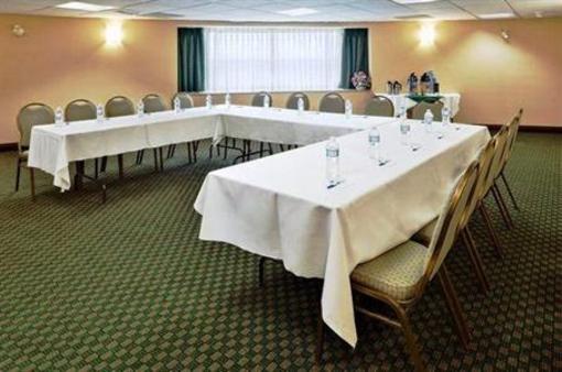 фото отеля Holiday Inn Express Hotel & Suites Toronto Mississauga