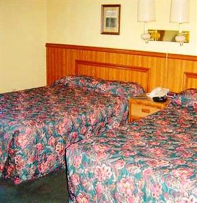 фото отеля The Redwood Motel