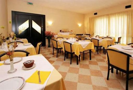 фото отеля Hotel Raffaello Spinea