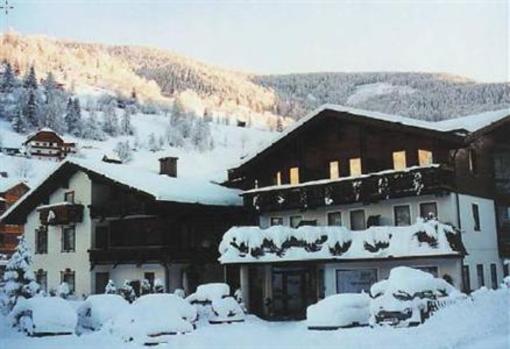 фото отеля Apartments Juri & Hermann - Bad Kleinkirchheim