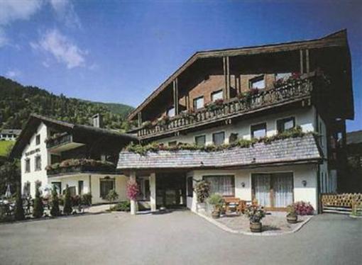 фото отеля Apartments Juri & Hermann - Bad Kleinkirchheim