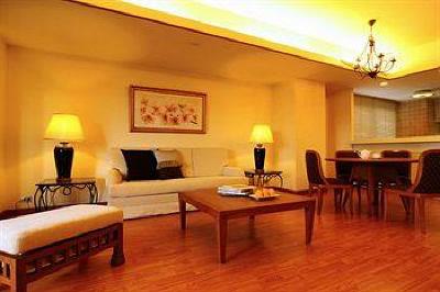 фото отеля Pantip Court Serviced Residence