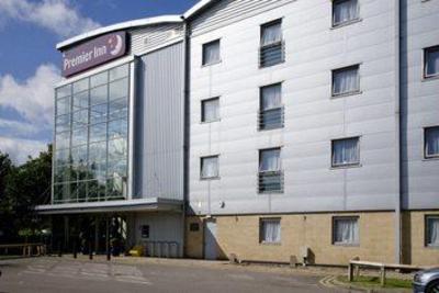 фото отеля Premier Inn Central Watford