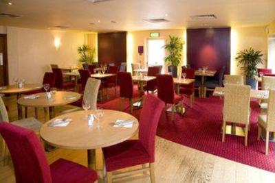 фото отеля Premier Inn Central Watford