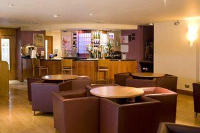 фото отеля Premier Inn Central Watford