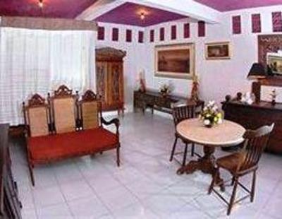 фото отеля Villa Joglo Semarang