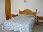 фото отеля Hostal los Arcos