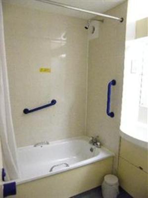 фото отеля Travelodge Chester Northop Hall