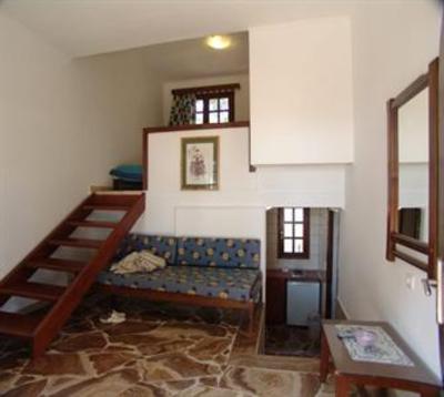 фото отеля Anavaloussa Apartments
