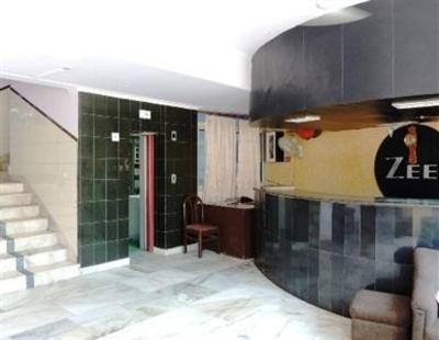 фото отеля Zee Hotel