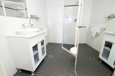 фото отеля Quality Suites Clifton On Northbourne