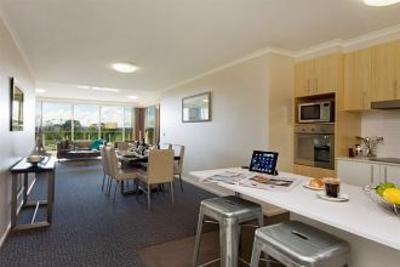 фото отеля Quality Suites Clifton On Northbourne