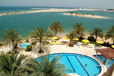 фото отеля Al Hamra Fort Hotel and Beach Resort