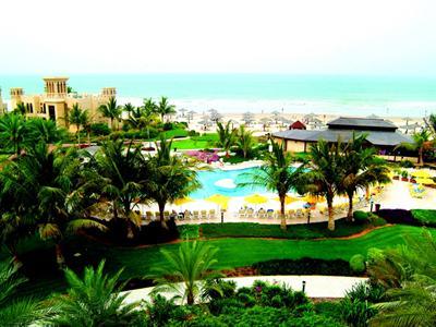 фото отеля Al Hamra Fort Hotel and Beach Resort