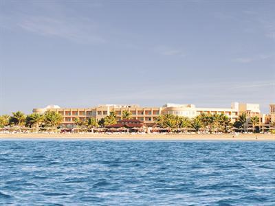 фото отеля Al Hamra Fort Hotel and Beach Resort