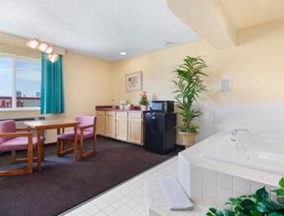 фото отеля Super 8 Richfield