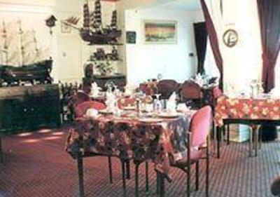 фото отеля Sunnydowns Hotel