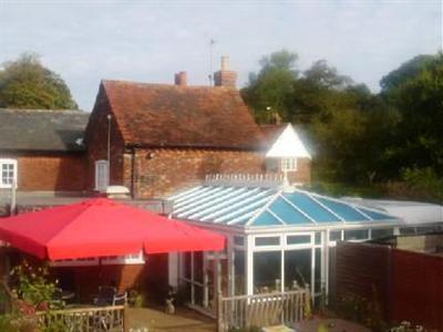 фото отеля Red Lion Lodge Hotel Hitchin