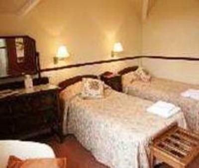 фото отеля Caledonian Hotel Fort Augustus