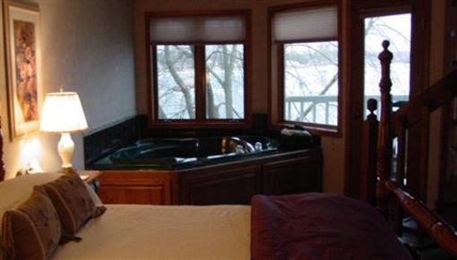 фото отеля Snug Harbor Inn